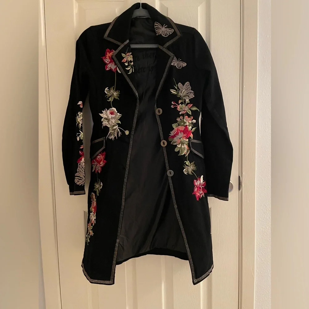 Jacket - Picture 2 of 10